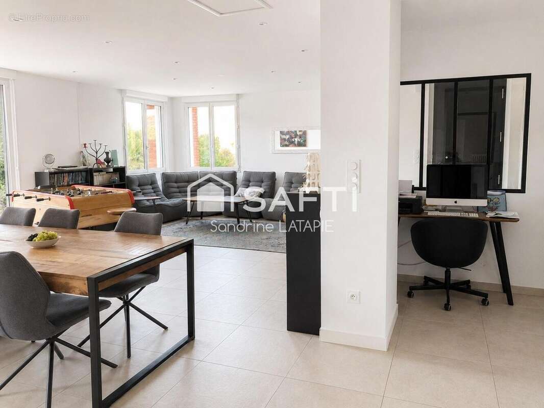 Maison 160 m² à Saint-Antonin-Noble-Val  - photo 2