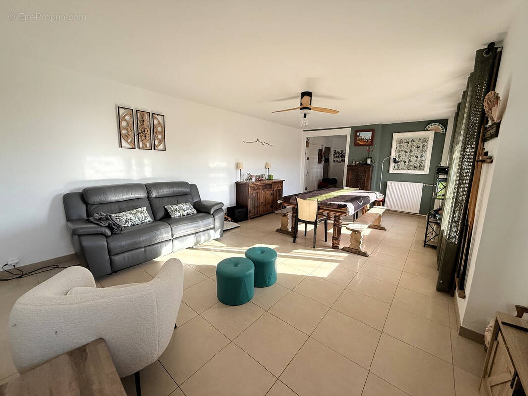 Appartement à MARSEILLE-8E