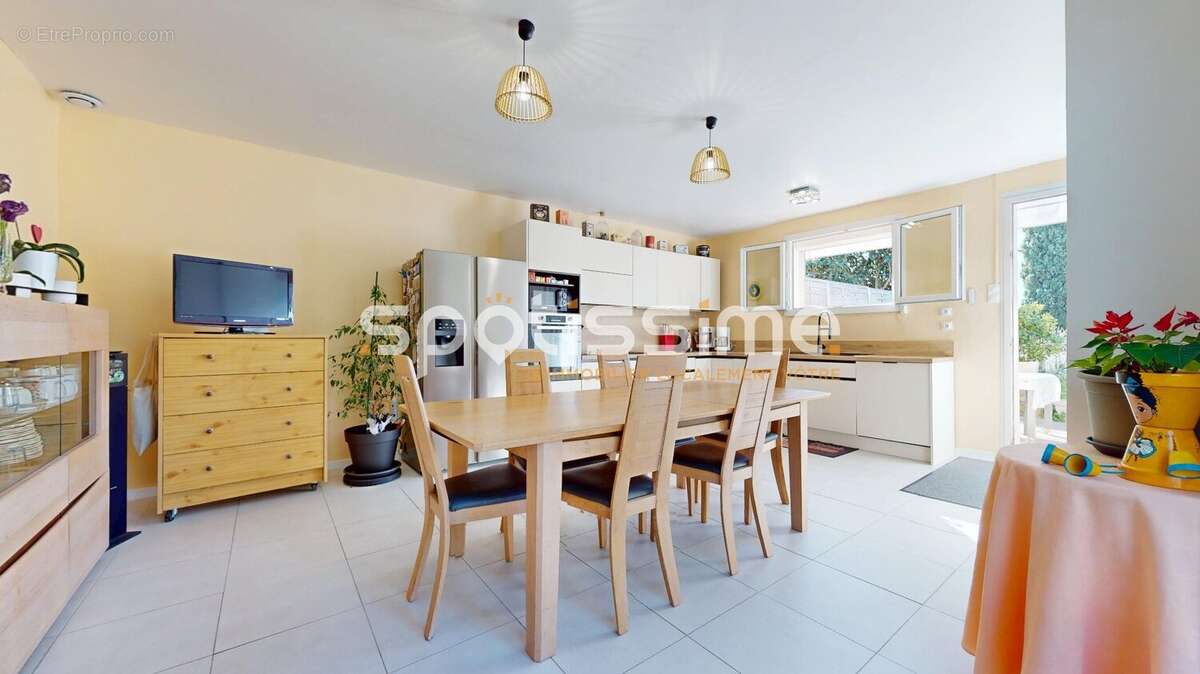 Maison de plain-pied 94 m² avec garage et jardin arboré  Quartier Mairie à Agde - photo 17