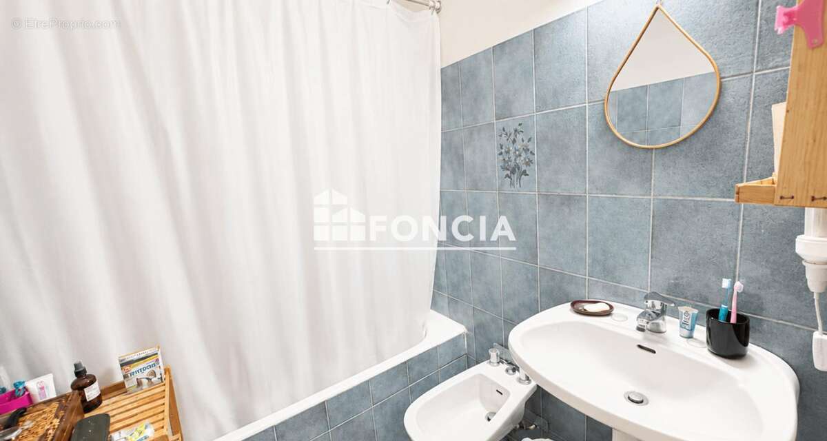 Appartement à VALLAURIS