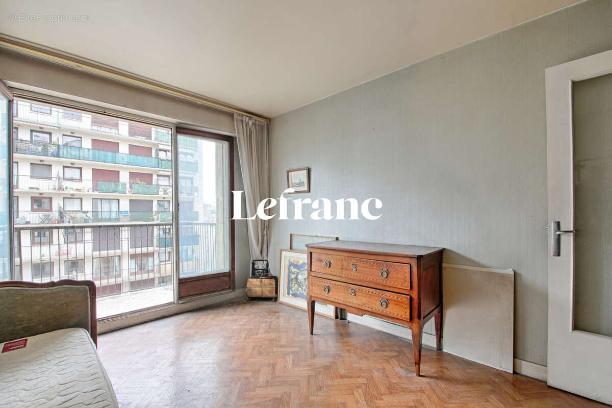 Appartement à PARIS-15E