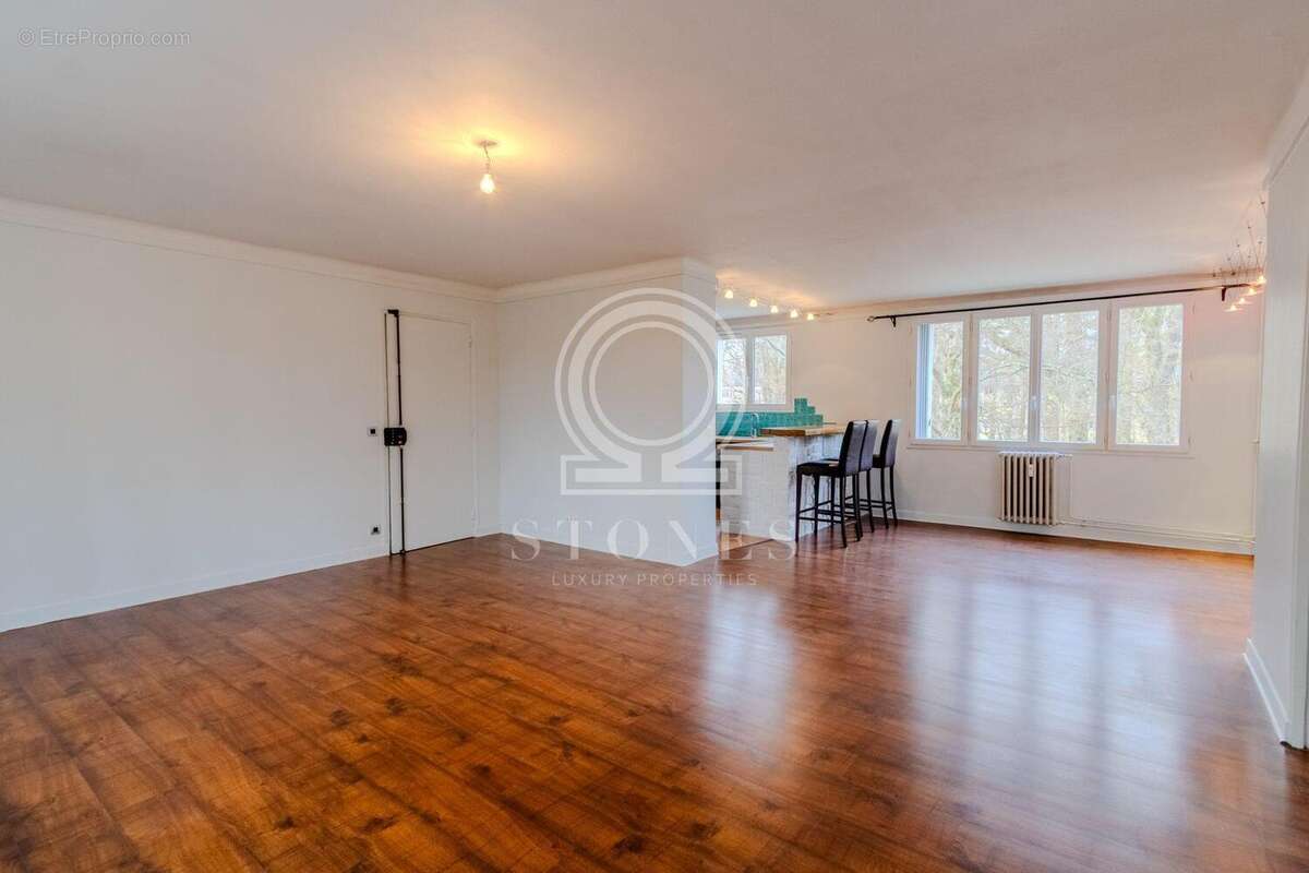 Appartement à LA CELLE-SAINT-CLOUD