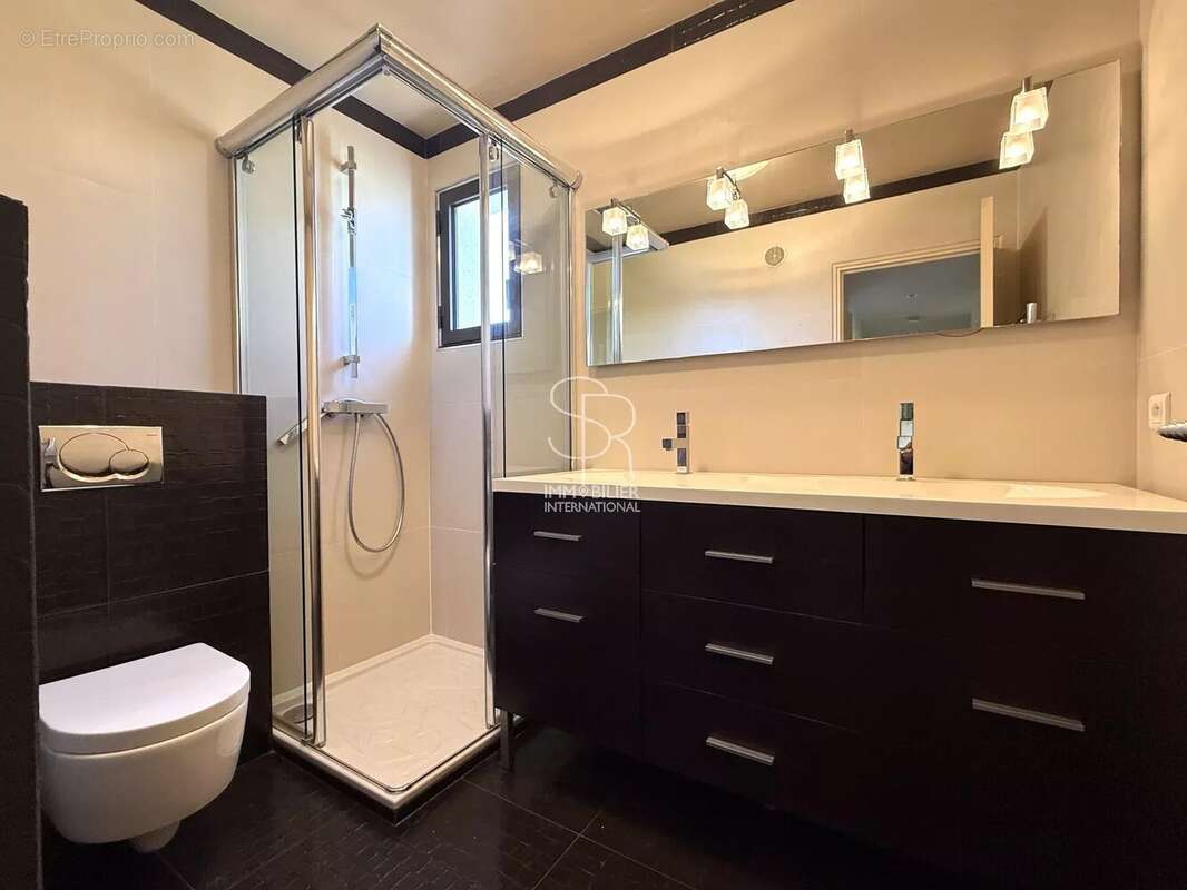 Appartement à VILLENEUVE-LOUBET