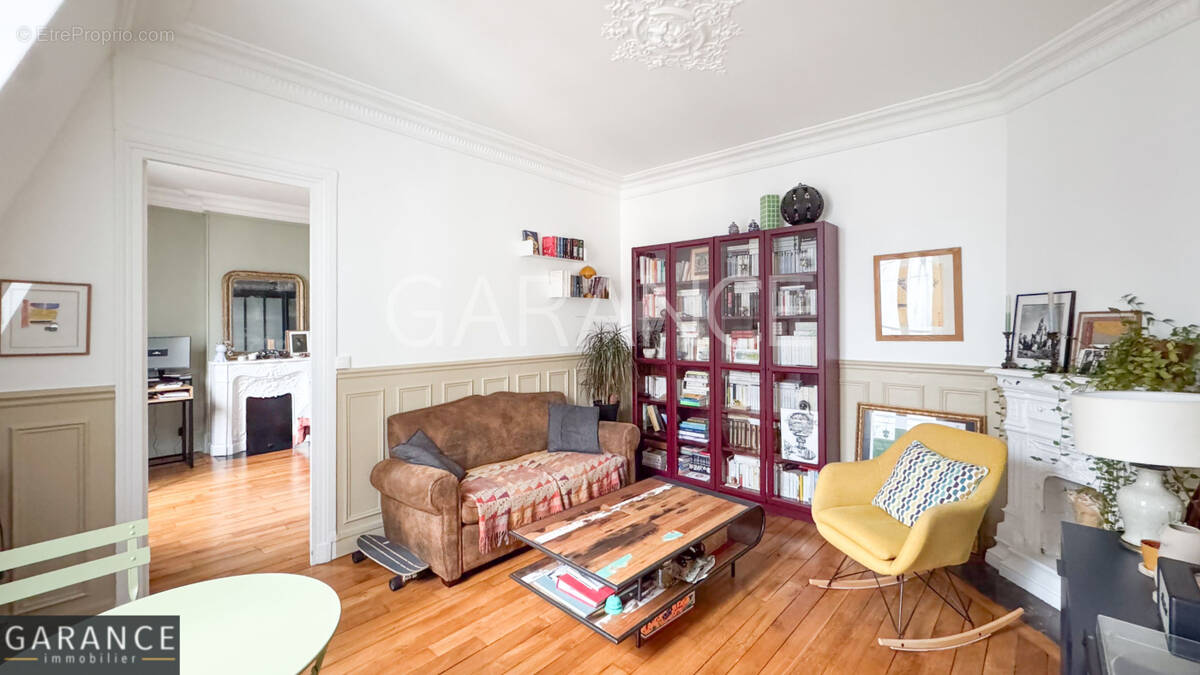 Appartement à PARIS-14E