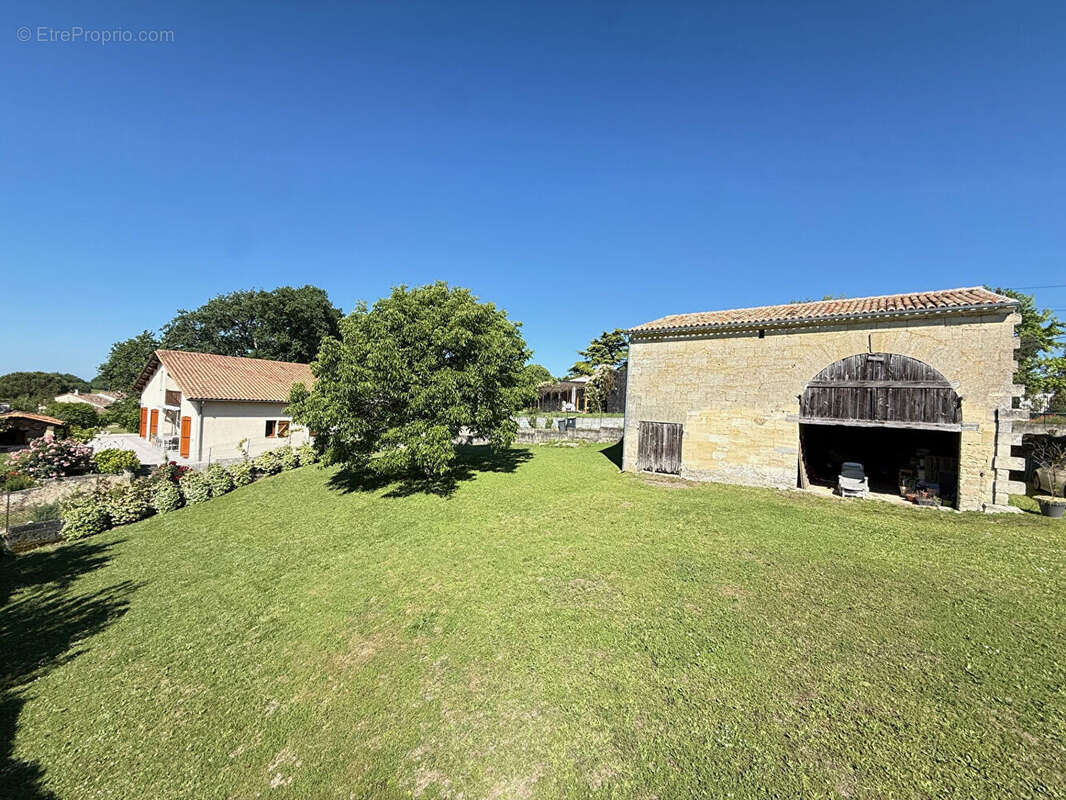 Maison à MONTAGNE