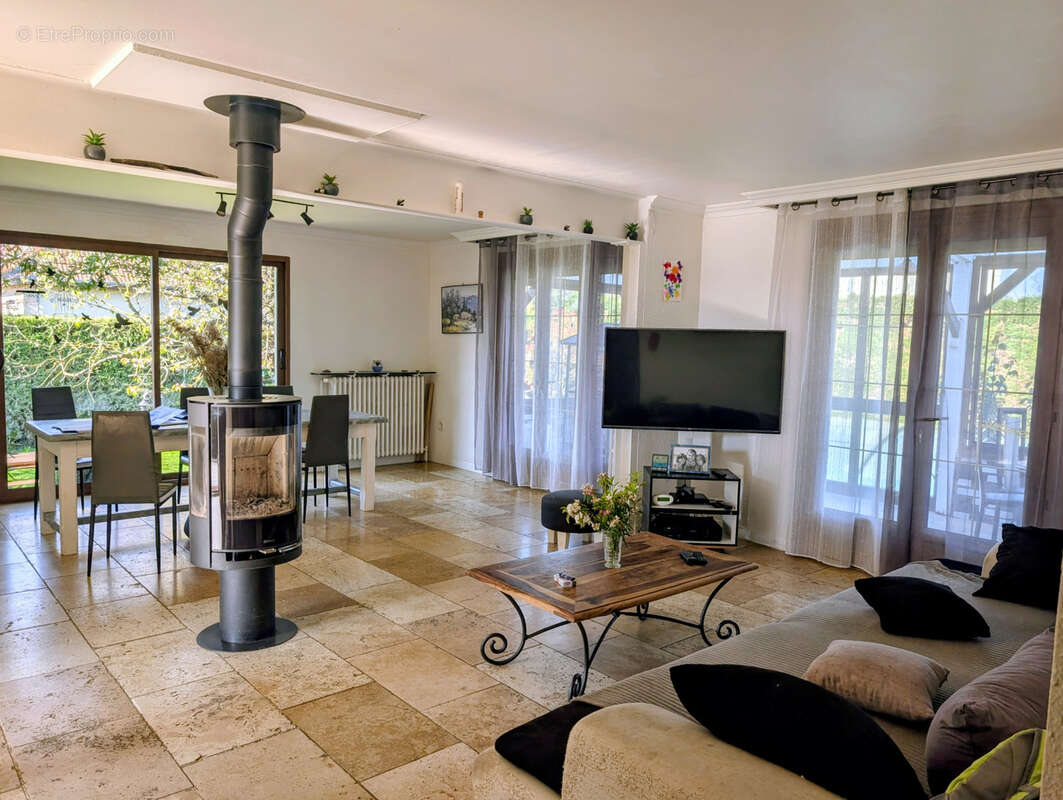 Maison à LA VERPILLIERE