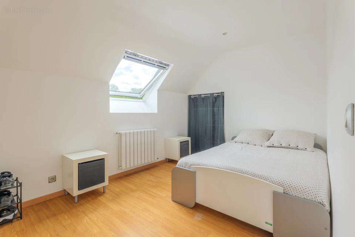 Maison de 9 pièces de 236 m² à Ozoir-la-Ferrière - photo 6