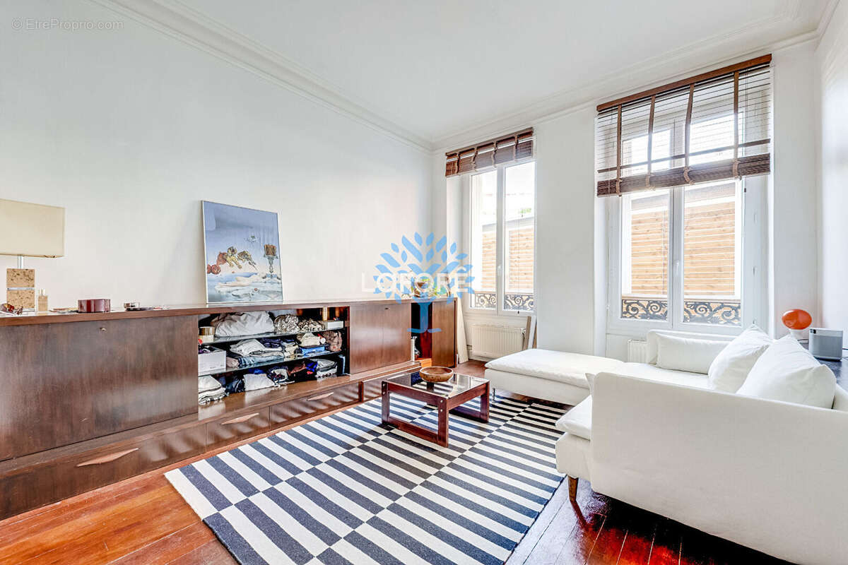 Appartement Paris 2 pièces 33 m2 - photo 2