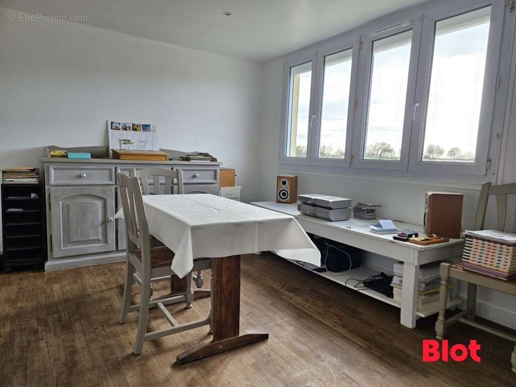 Maison à LA BAZOUGE-DU-DESERT