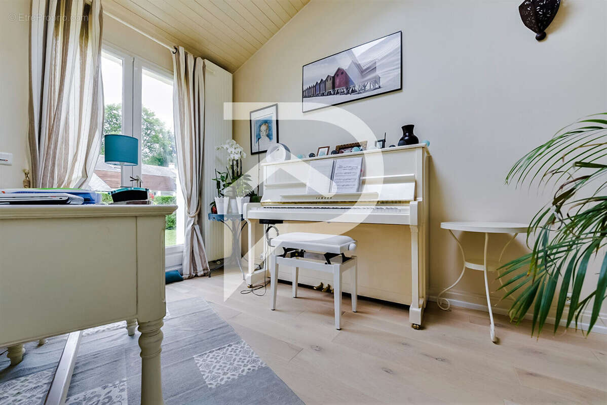 Maison à L&#039;ISLE-ADAM