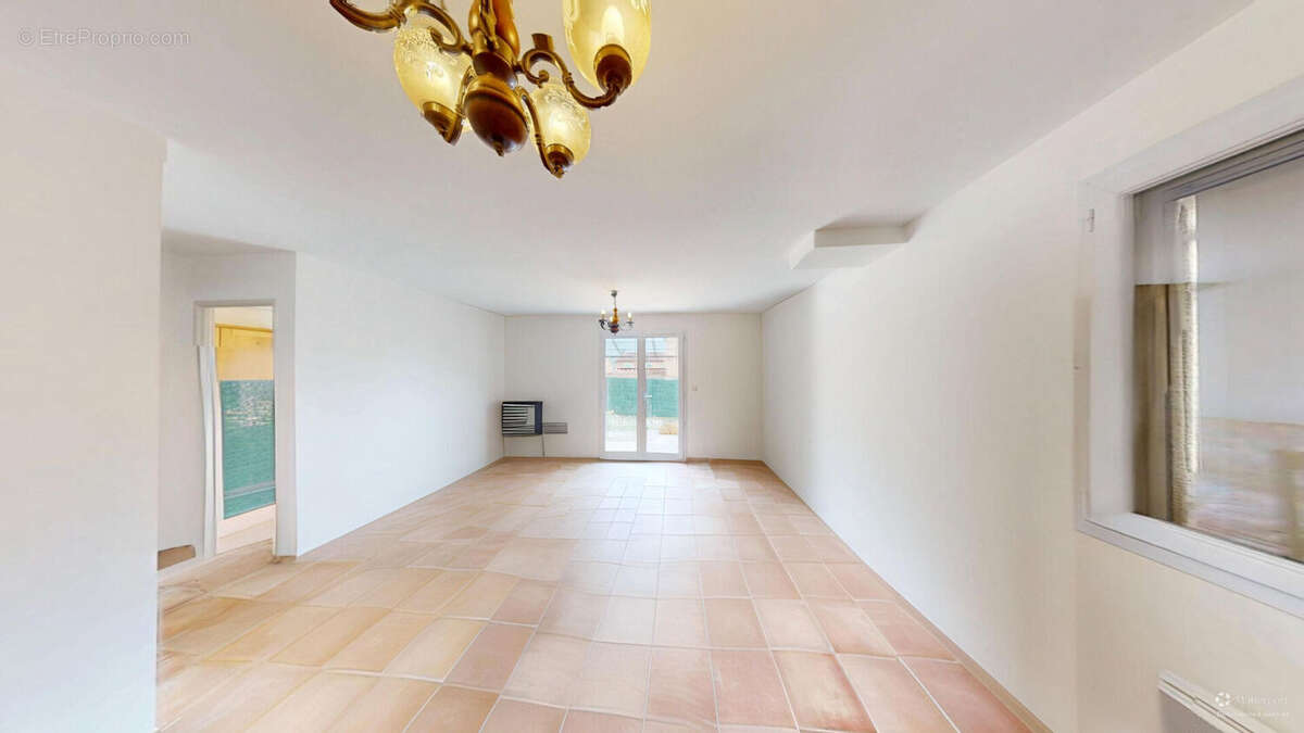 Maison La Fare Les Oliviers 4 pièce(s) 80 m2 / - photo 4