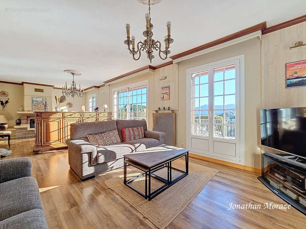 Maison à VILLELONGUE-DELS-MONTS