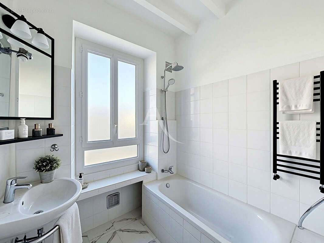 Appartement à LES PONTS-DE-CE