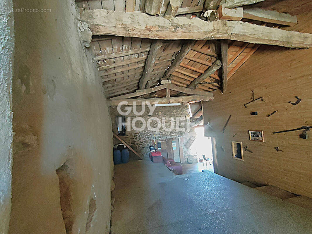 Corps de ferme à Saint Martin En Haut - photo 8