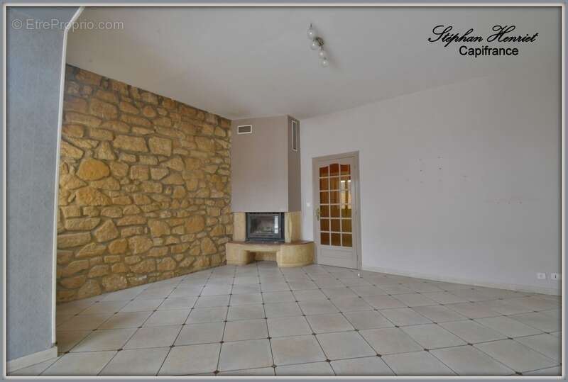 Appartement à VOUZIERS