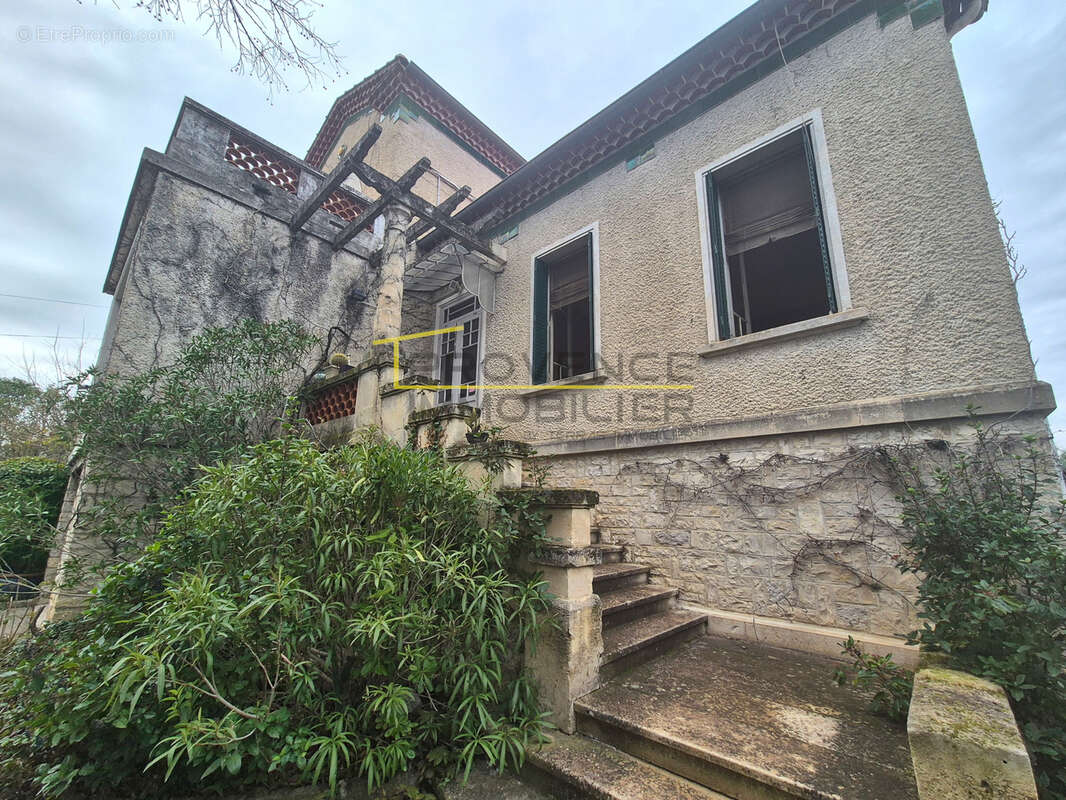 Maison à MONTELIMAR