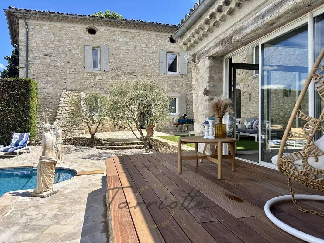 Maison à MONTELIMAR