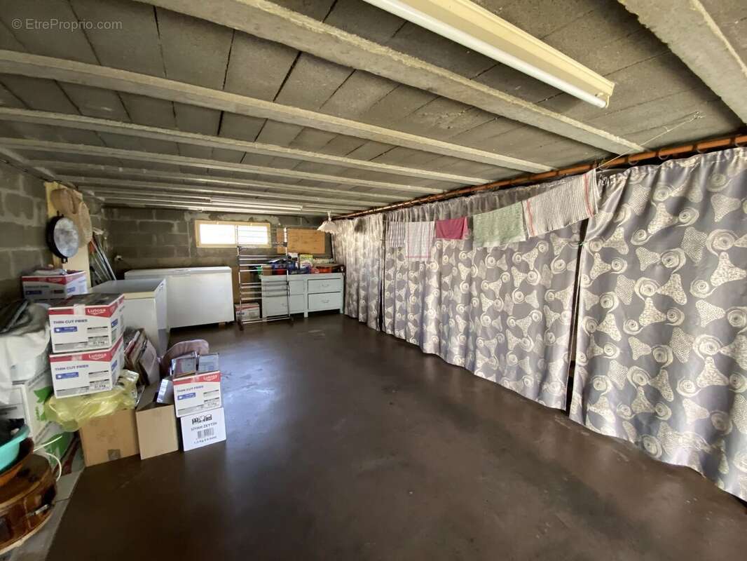 Maison à MONTREUIL-JUIGNE