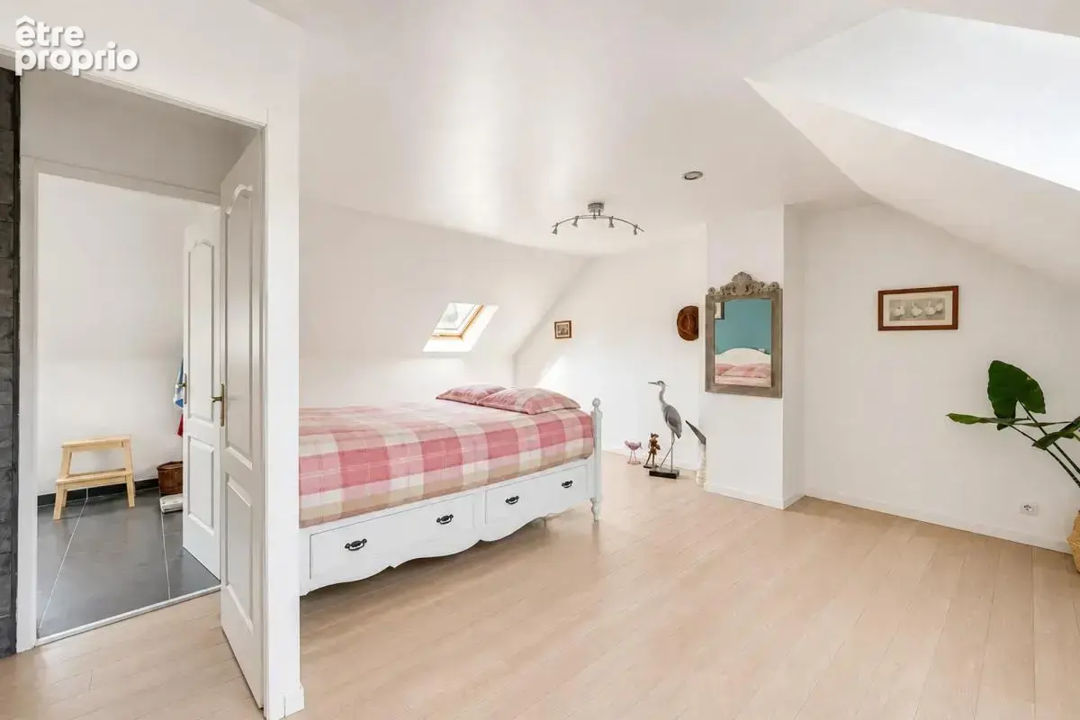 LUZARCHES – Une propriété rare au cœur de 2 646 m² de verdure - photo 12