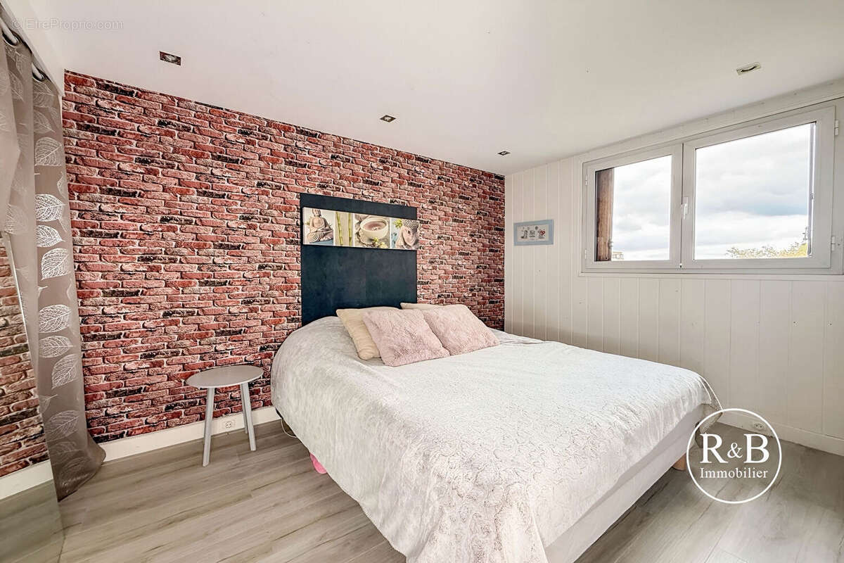 Appartement à LES CLAYES-SOUS-BOIS