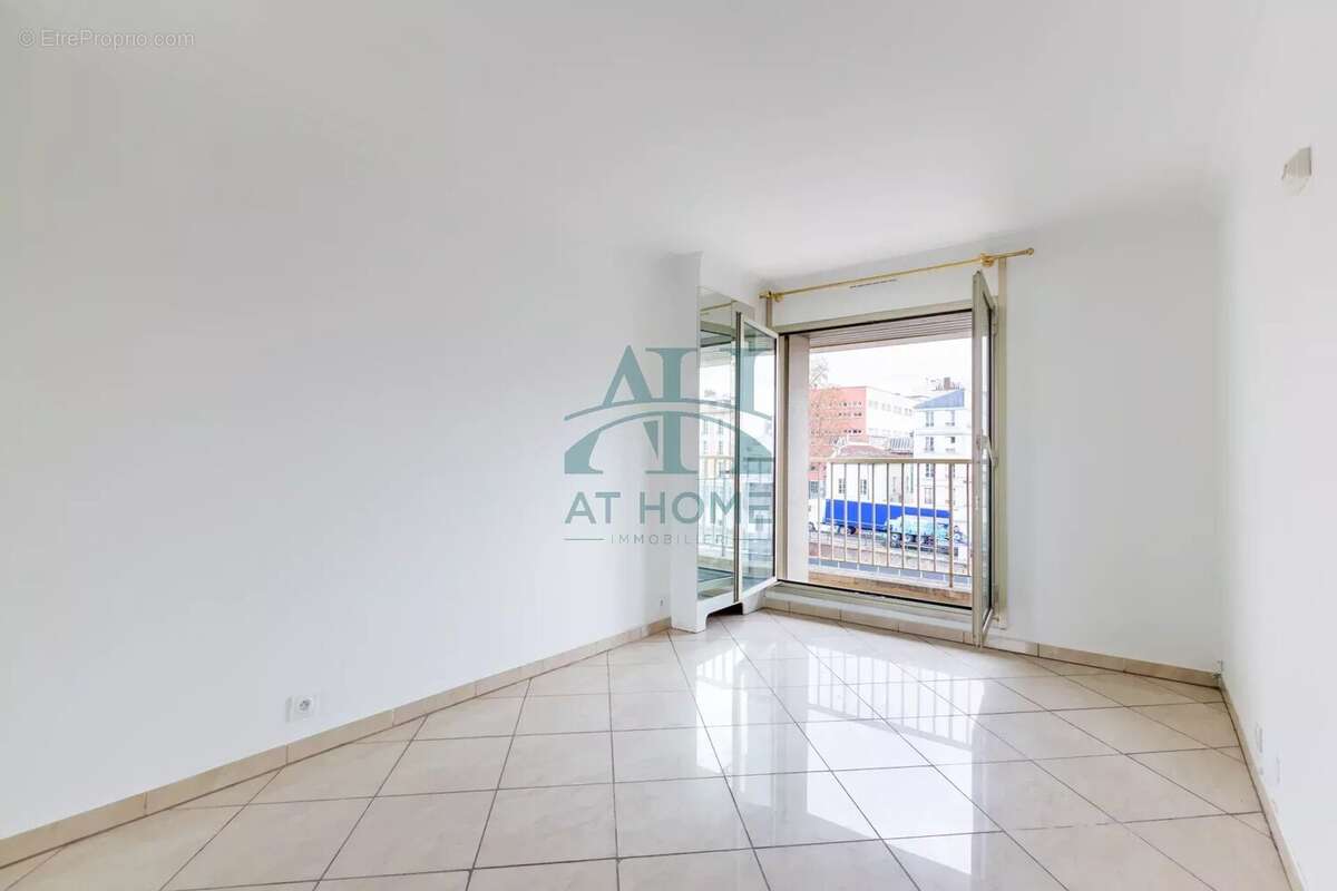 Appartement à PARIS-10E