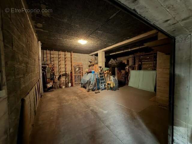 Garage sécurisé en hyper-centre de roche-la-molière - photo 5