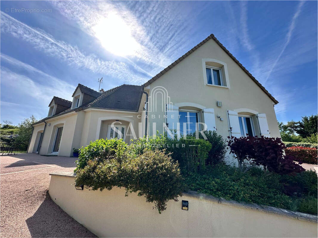 Maison à MONTRICHARD