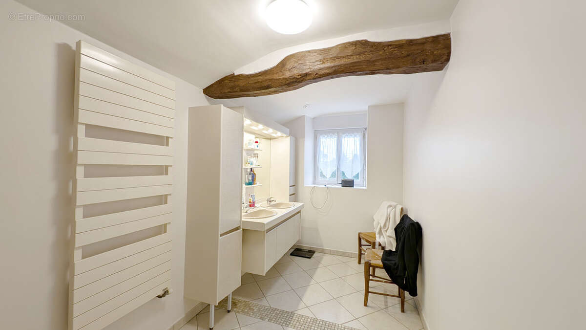 Maison à LES LANDES-GENUSSON