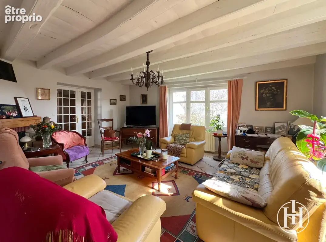 Orval   Maison en pierre avec jardin arboré de 1900 m2 et 4 chambres. - photo 3
