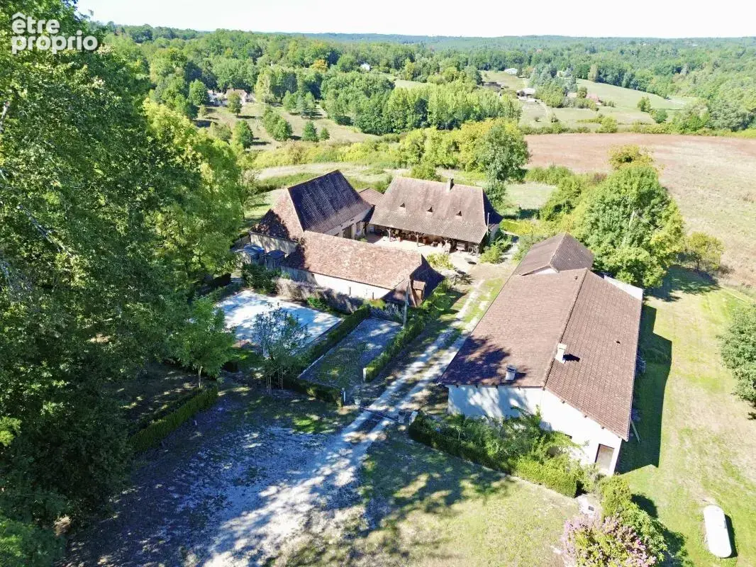 Propriété avec gîtes et chambres d'hôtes avec étang - photo 27