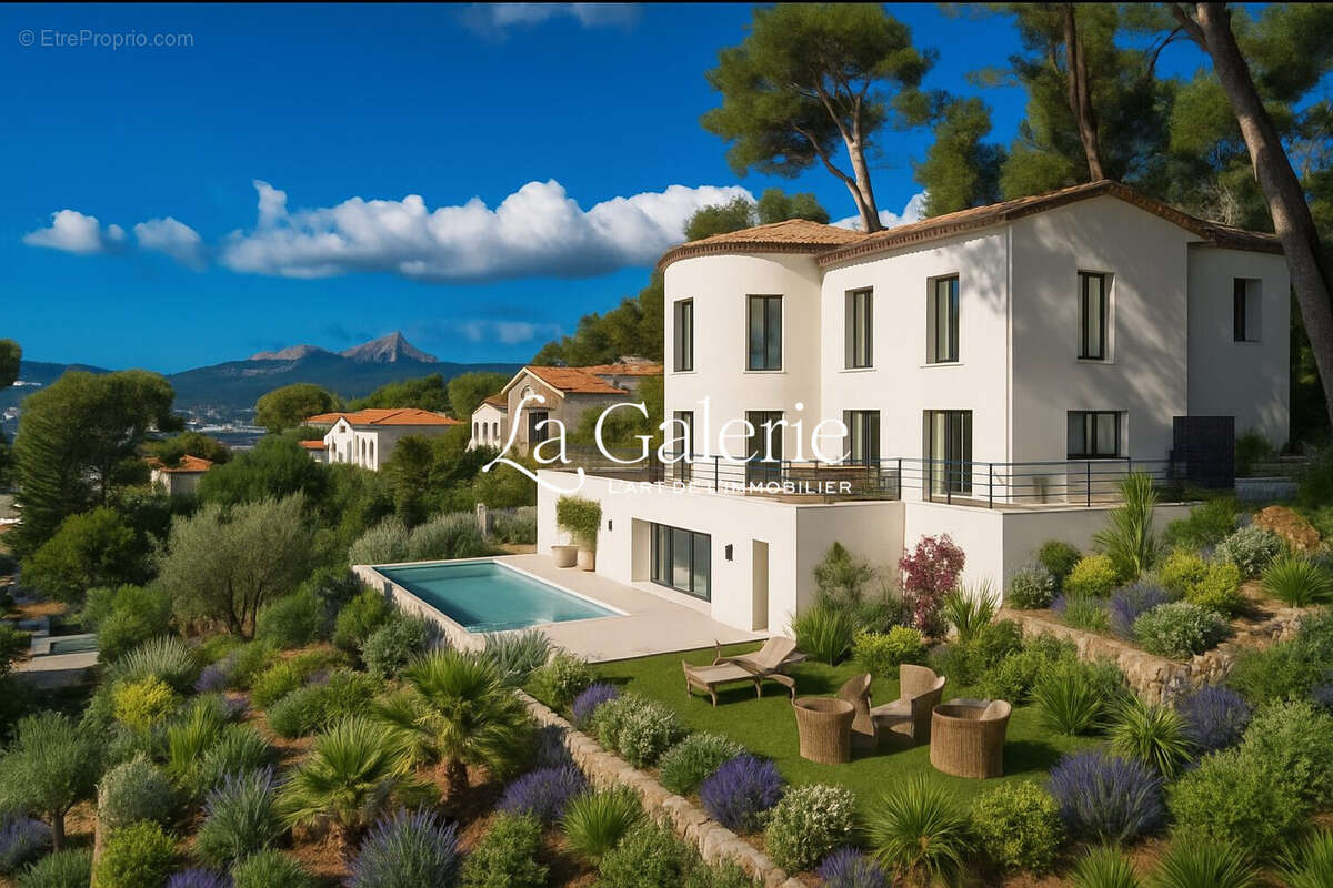 Maison à CARQUEIRANNE