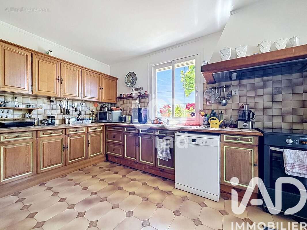 Maison 135 m² à Martigues  - photo 8