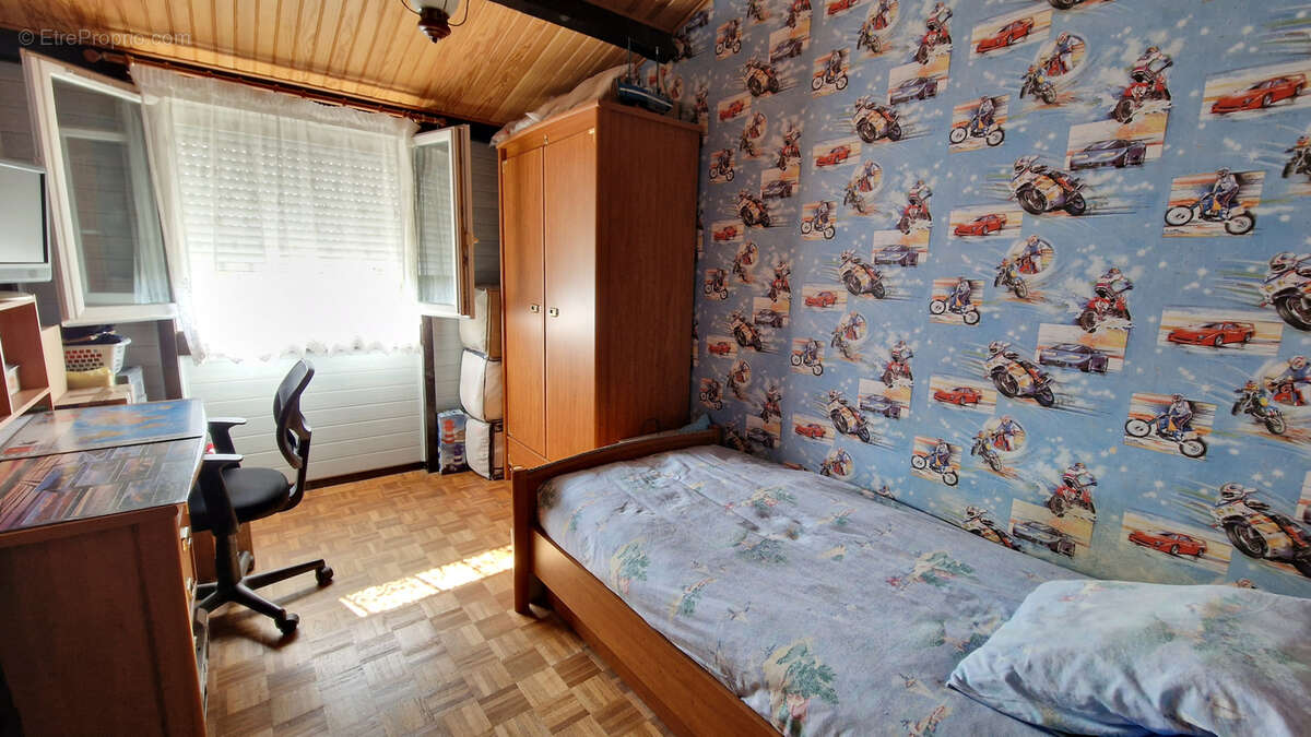 A fosses - pavillon mitoyen de 4 pieces. - photo 8