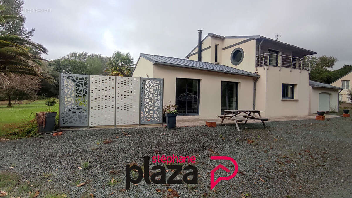 Maison à POULDREUZIC