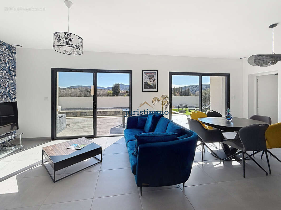 COUP DE COEUR ! Villa d’architecte contemporaine de 2023 avec piscine, garage et vue dégagée à 180o à Vaison-l - photo 6