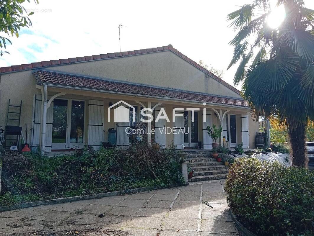 Photo 1 - Maison à SAINT-PIERRE-DU-PALAIS