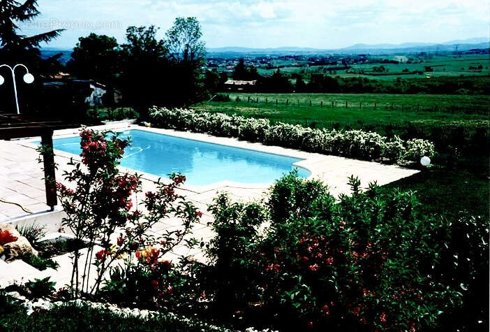 Maison à SAINTE-CONSORCE