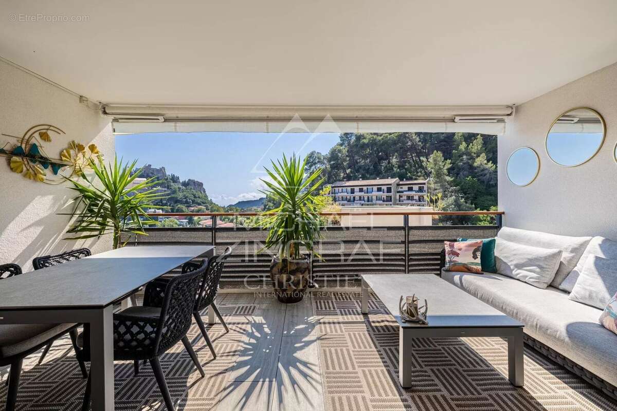 Appartement à EZE
