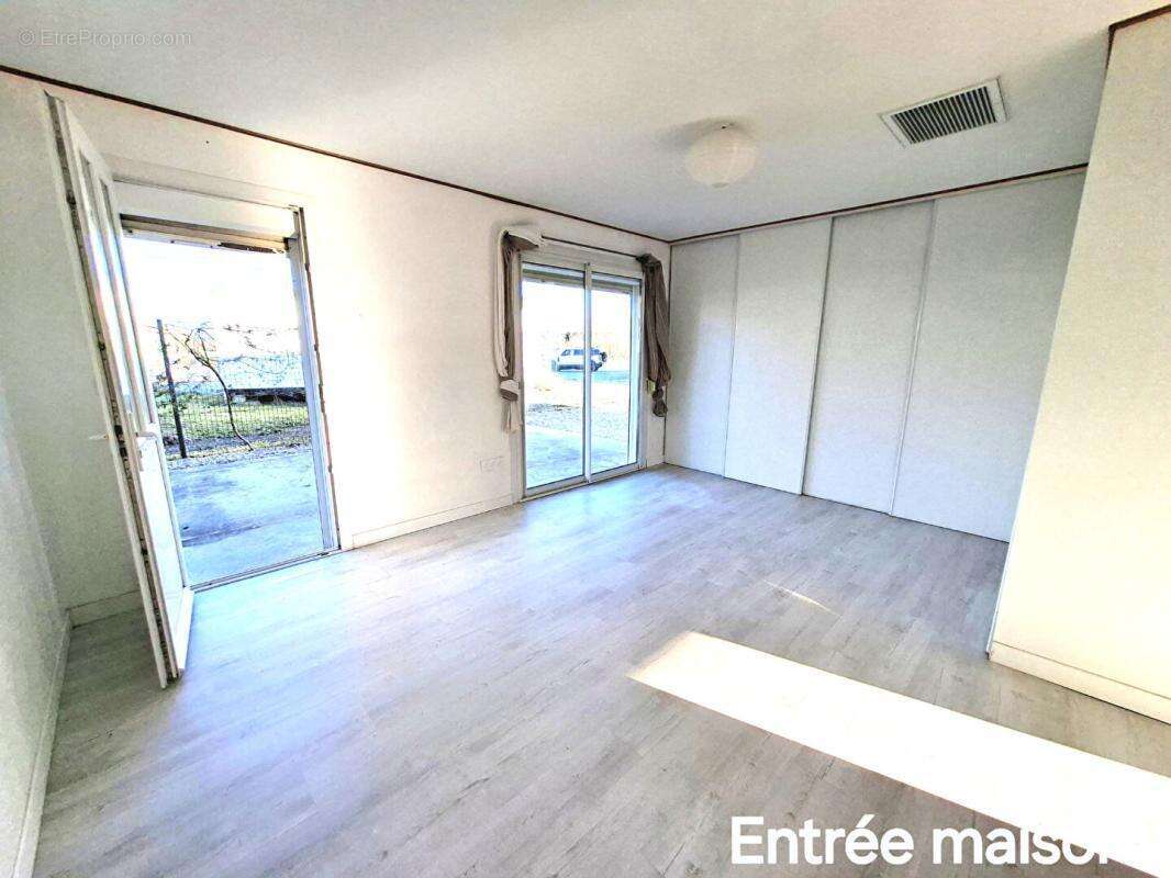 Maison à CHARRON