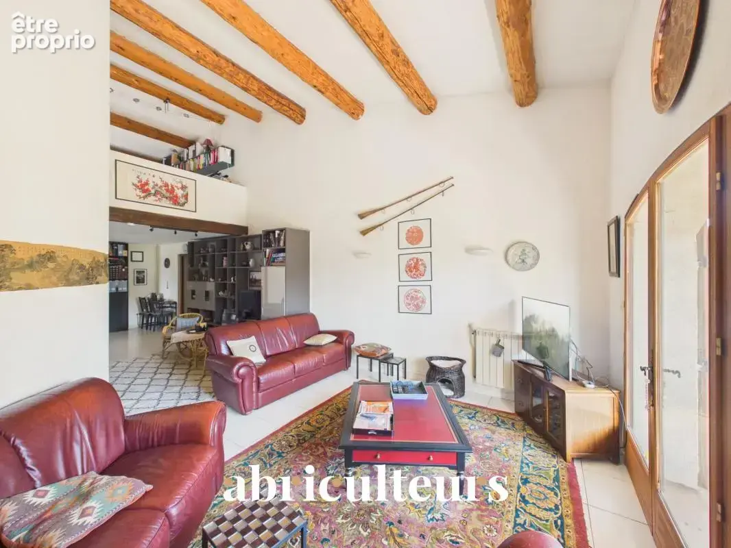 Propriété de 308 m² sur 1 hectare — 8 pièces — Lambesc (13410) - photo 7