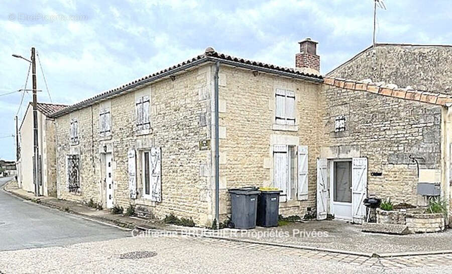 Maison à LA RONDE