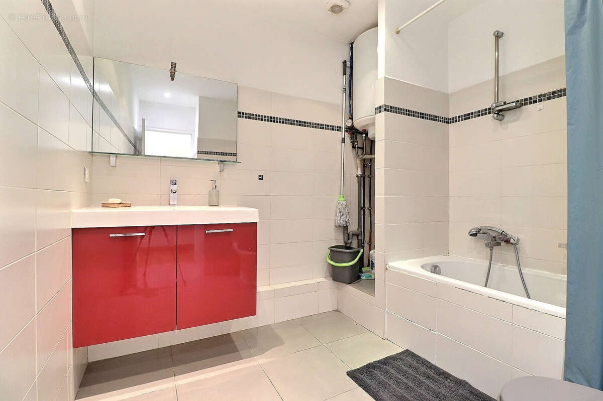 Appartement à MARSEILLE-5E