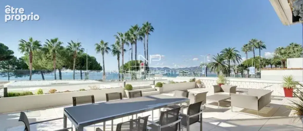 Cannes, exceptionnel 6 pièces sur la Croisette avec terrasse de 170 m² - photo 2