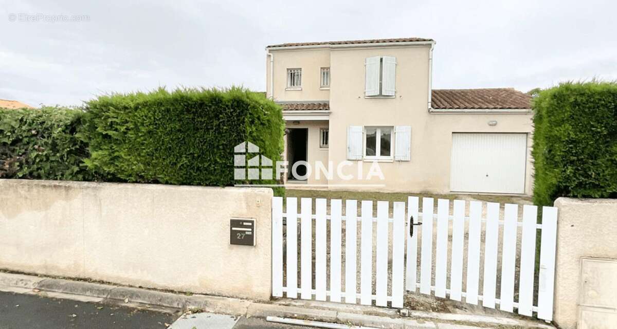 Maison à VAUX-SUR-MER