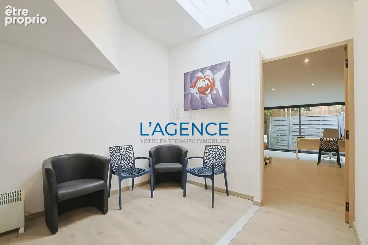 Appartement T2 de 79m2 habitables (47 m2 loi carrez ) au centre ville de Hyères - photo 2
