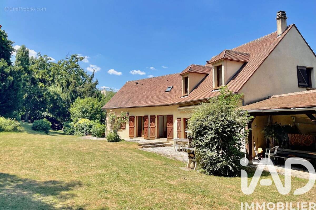 Photo 1 - Maison à RUEIL-MALMAISON