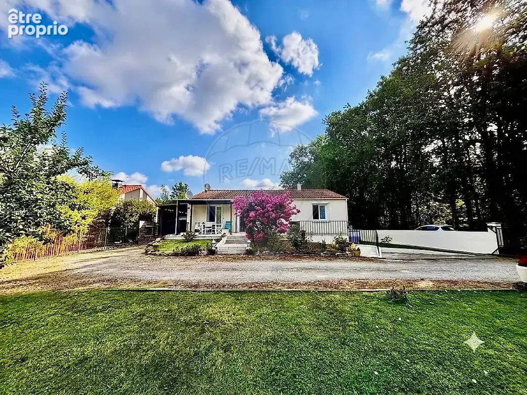 Photo Maison à Breuillet au prix de 319 000€