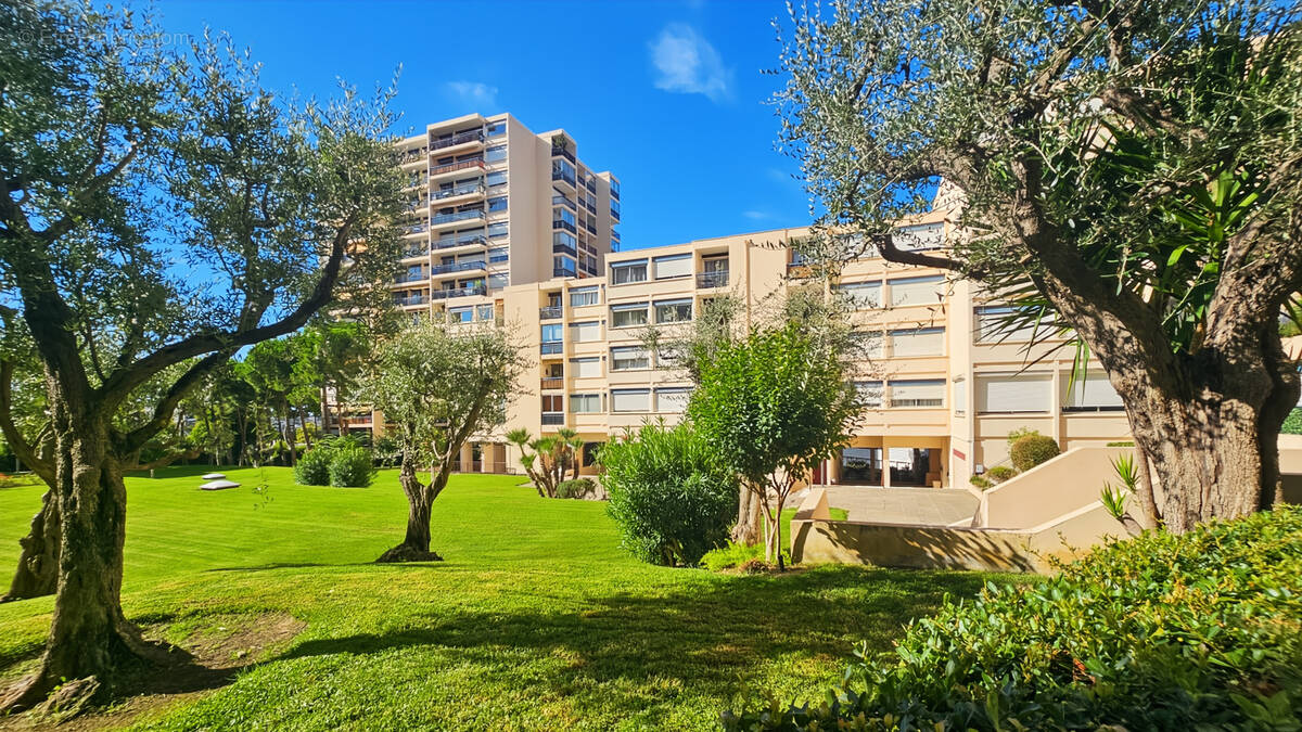 Appartement à LE CANNET