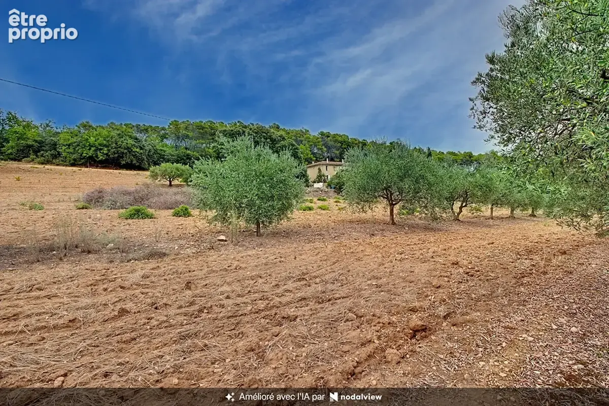 A VENDRE EN EXCLUSIVITE ! LORGUES - Maison 118 m² avec grand terrain d'environ 8 000 m² - photo 11