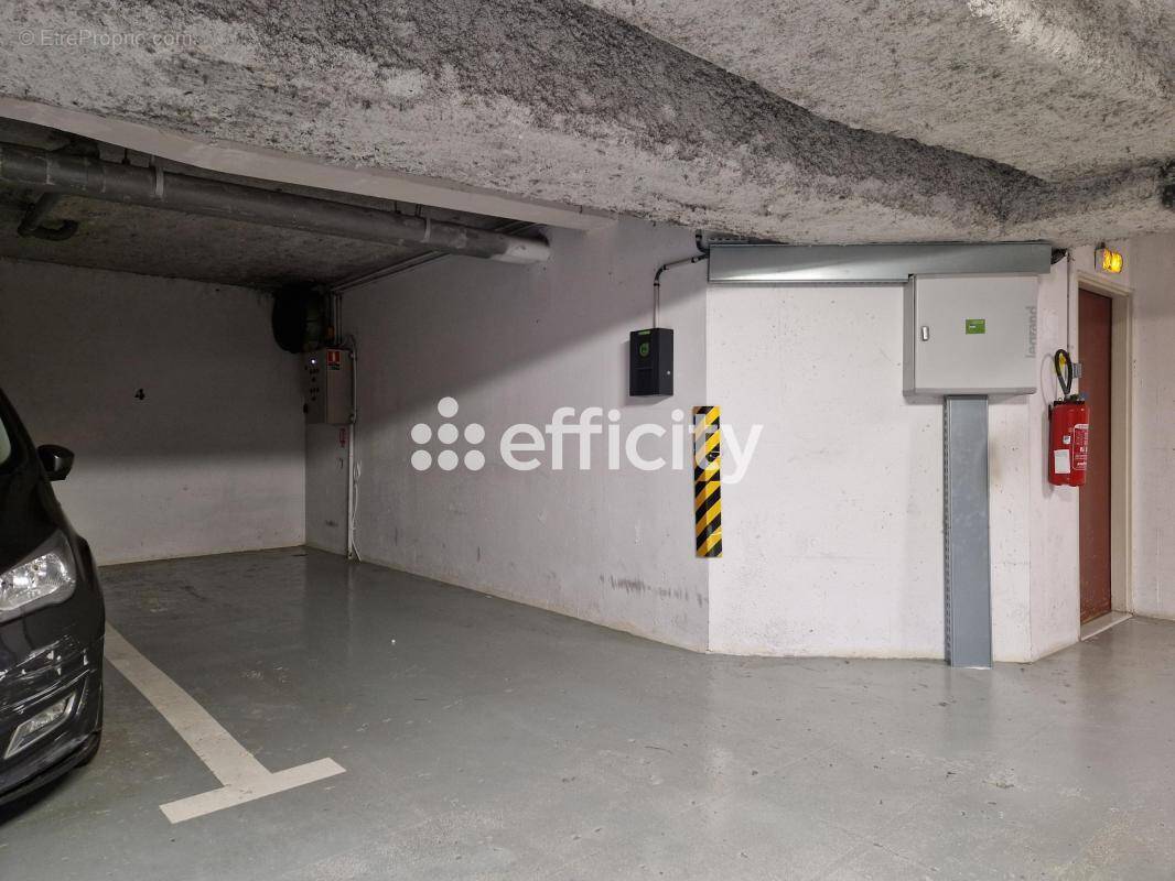 Parking à LEVALLOIS-PERRET